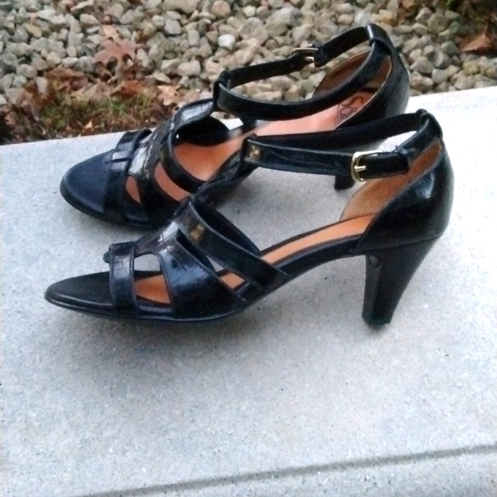 SOFFT Solis strappy leather low heel buckle strap